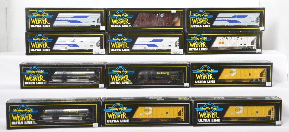 12 Weaver freight cars Cargill, Trusweet, Corn: Weaver modern O gauge freight cars in OBs. Twelve cars total including two 1718L Cargill center flow hoppers U3718 Continental Grain hopper, three U4505 Trusweet tank cars, three Cargill PS-2 hoppers,