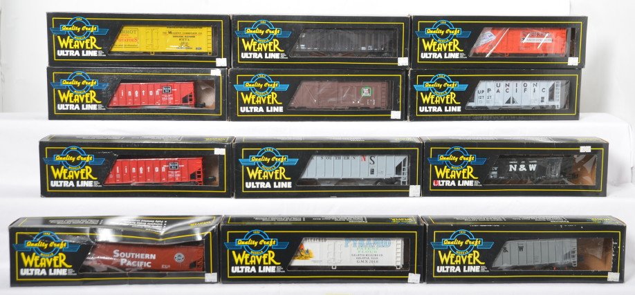 12 Weaver freight cars SP, N&W, Pyramid, etc: Weaver modern O gauge freight cars in OBs. Twelve cars total including 20050 CB&Q hopper, 20149 Burlington hopper, U1109 Norfolk and Western hopper, U3530L Grand Trunk boxcar, U2324 Norfolk Southern h