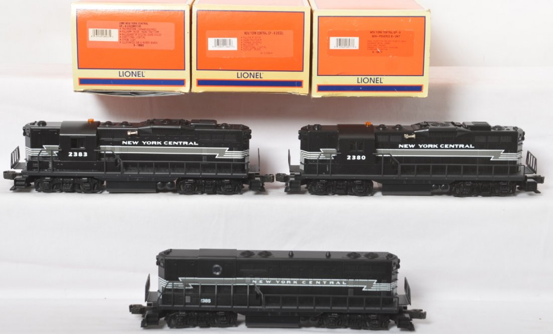 Lionel New York Central GP-9 18563, 11864, 18577: Lionel modern O gauge New York Central GP-9 diesel locomotives in OBs. Includes 18563 and 11864 powered units. Both powered units feature TMCC and Railsounds. Also included is 18577 dummy B unit. Loco