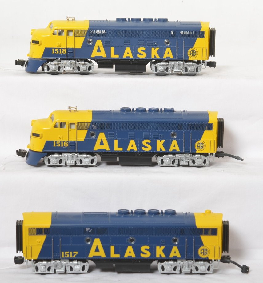 MTH Alaska F3 A-B-A with Proto: MTH modern O Gauge Alaska F3 A-A set. Catalog numbers MT-2128LP and MT-2128LB. Powered A unit features Protosound, Protocouplers, constant voltage lighting, dual motors and more. Locos are C8 with run