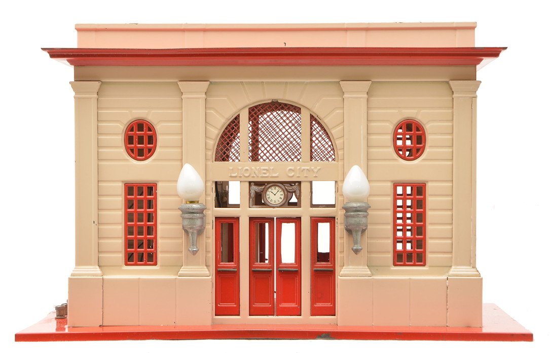 Lionel 115 Lionel City Illuminated Station: Lionel prewar standard gauge 115 Lionel City illuminated station with red base, window and door inserts, ivory walls and aluminum painted light fixtures, C6.