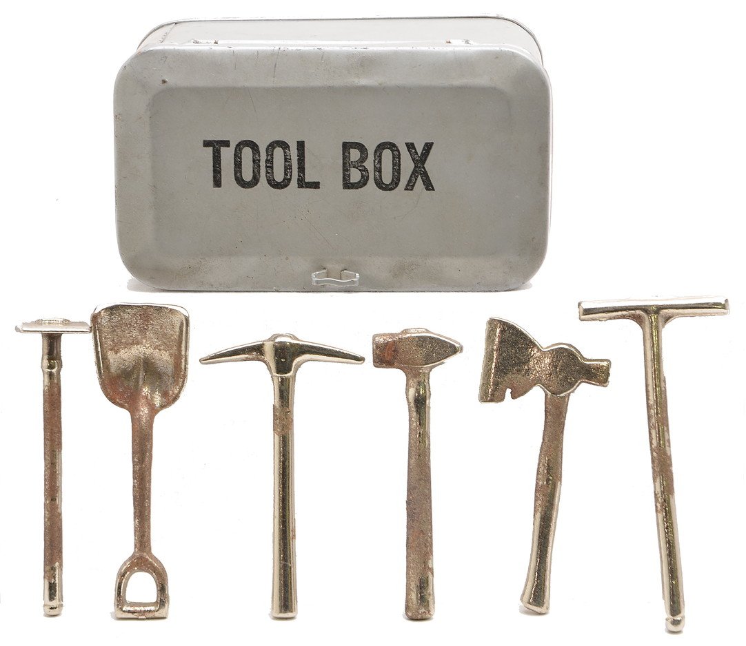 Lionel Std. Ga. 208 Aluminum Tool Box w/Tools: Lionel prewar standard gauge 208 aluminum tool box with six, C6.