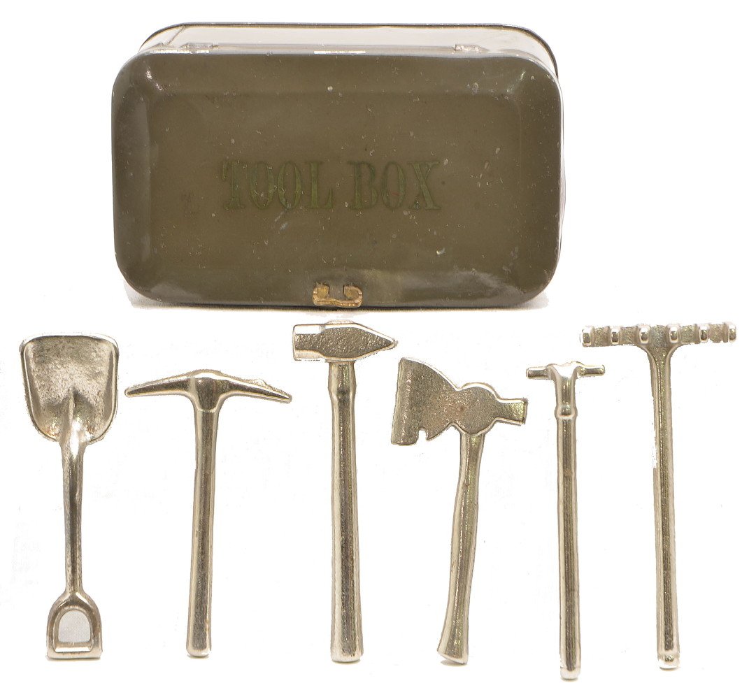 Lionel 208 Gray Tool Box w/Six Cast Iron Tools: Lionel prewar standard gauge 208 gray tool box with six nickel-plated cast iron tools. The box is C6 and the tools are C7.