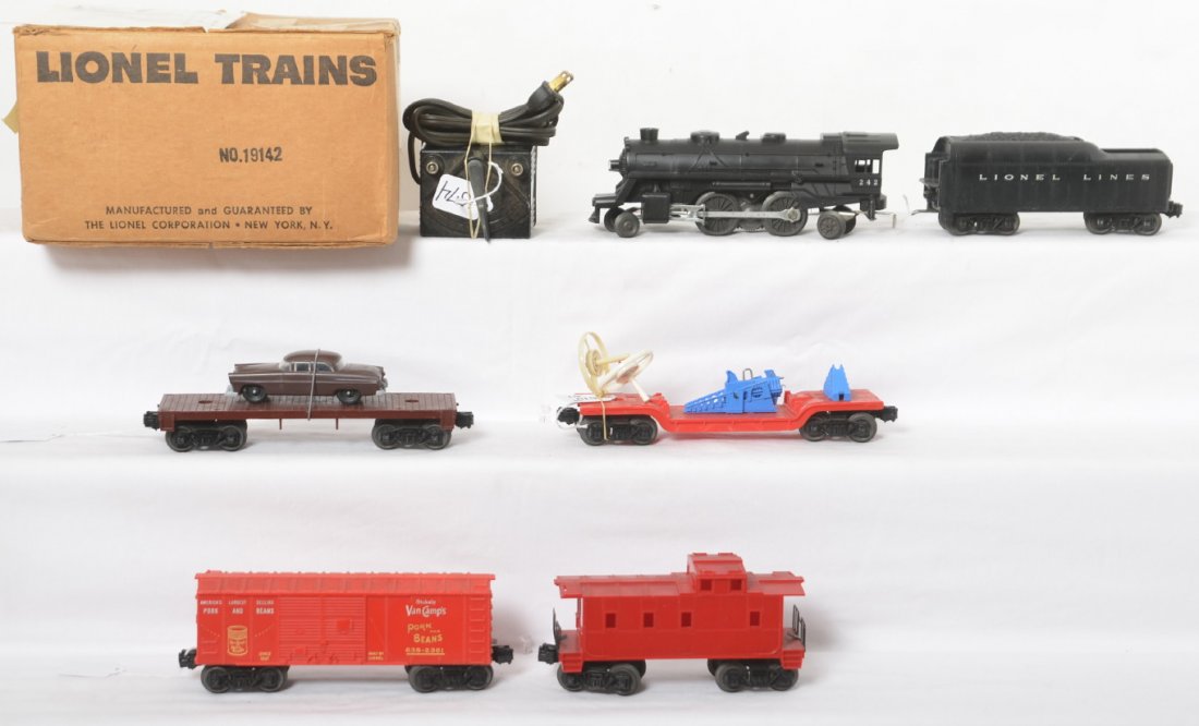 Lionel No. 19142 uncataloged Van CampÕs steam freight: Postwar Lionel O gauge uncataloged No. 19142 Stokely-Van CampÕs steam freight set in original box. 242 steam locomotive and 1060T streamlined tender with 638-2361 Van-CampÕs boxcar with coin slot, 6