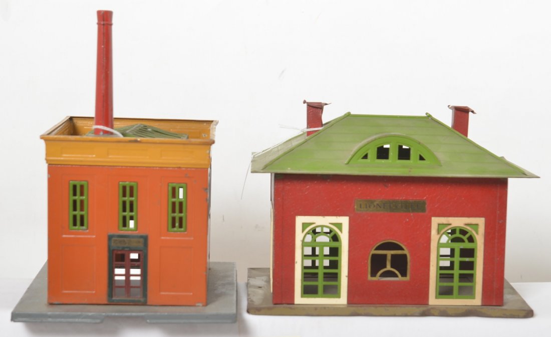 Lionel 126 Station and 436 Power House: Prewar Lionel standard/O gauge 126 illuminated station and 436 power house, C6. Chimney and base look to be repainted.