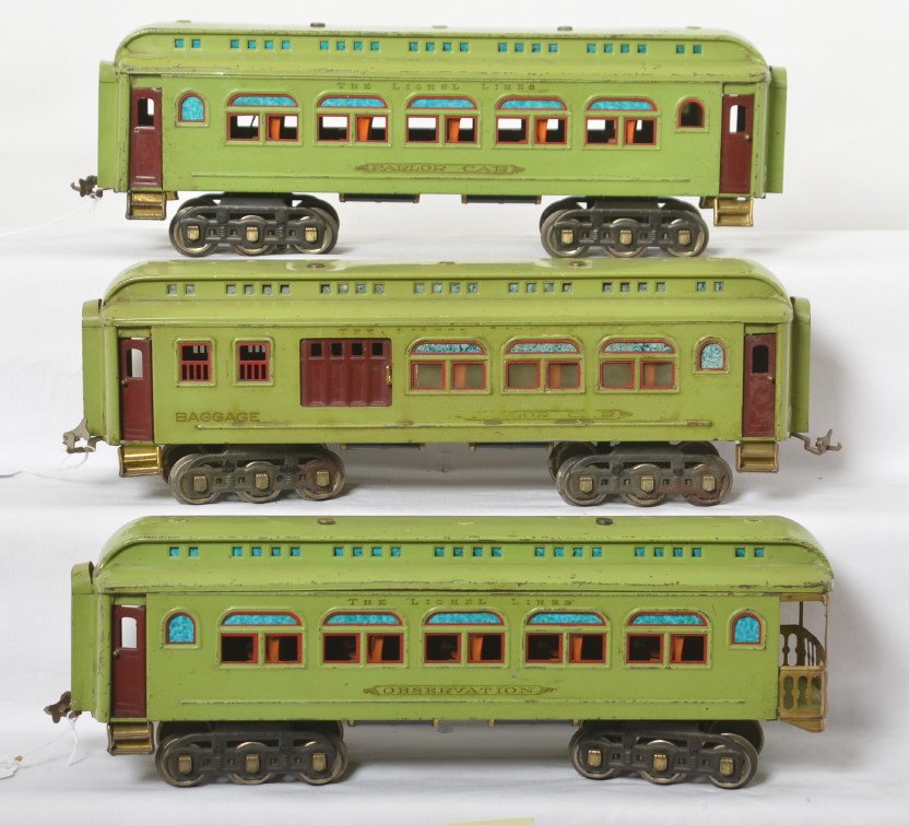 Lionel SG apple green 418, 419, 490 passenger: Lionel prewar standard gauge 418, 419 and 490 apple green passenger train set. Set is missing one coupler, two cars have the incorrect screw holding the coupler in place. C6.