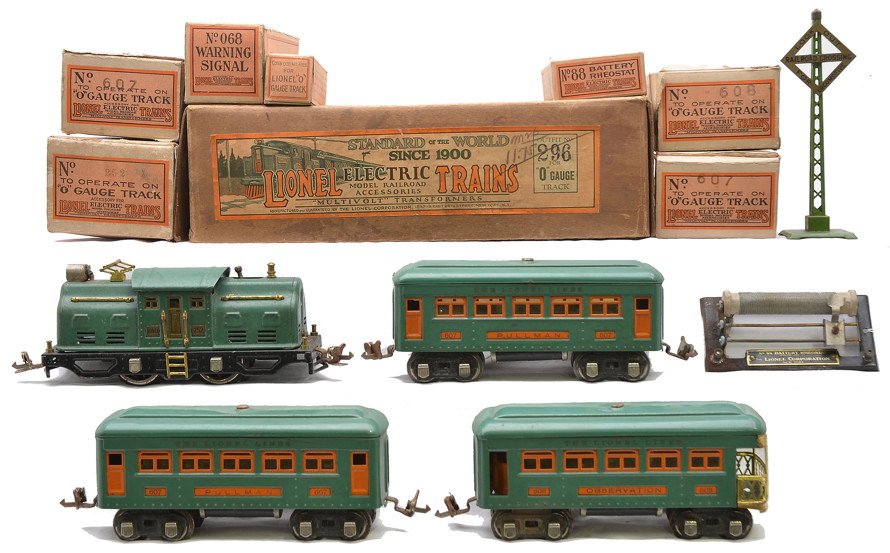 Lionel Peacock Passenger Set no. 296: Lionel prewar O gauge peacock passenger set no. 296 in original individual boxes and set box containing; 252 electric loco, two 607 Pullmans, a 608 observation, 068 warning signal, 88 rheostat and con