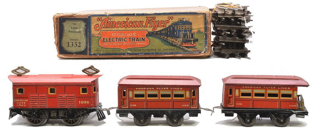 AF The Little American Red Litho Pass Set 1332: American Flyer O gauge The Little American red lithographed passenger set no. 1332 in OB with original cardboard dividers including; 1096 electric loco, 1120 coach, 1120 observation and eight curve tr