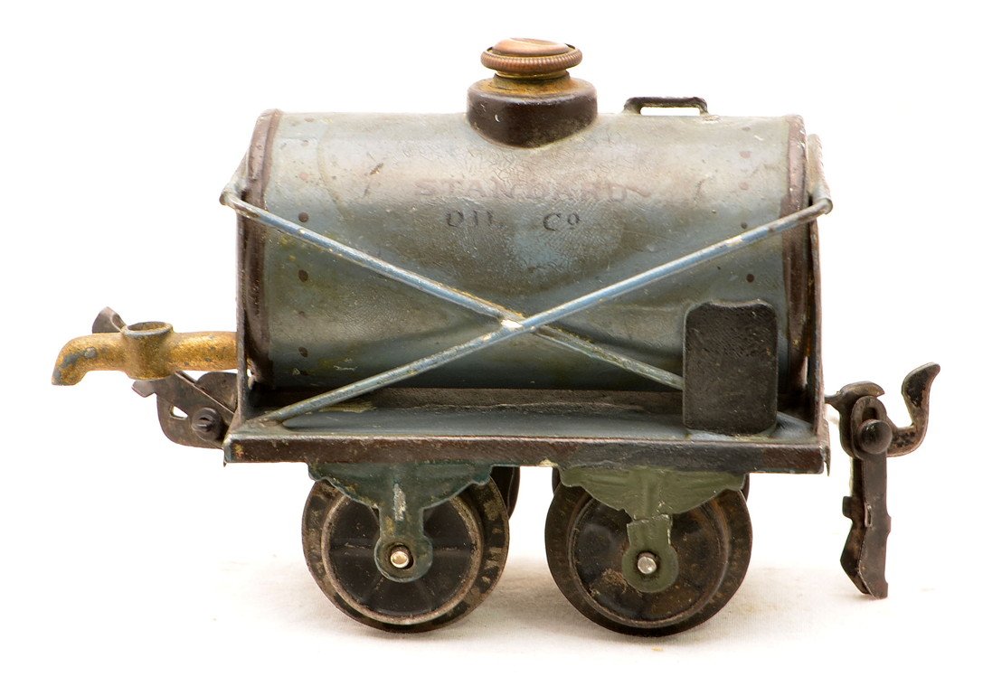 Marklin Prewar 1812 Standard Oil Co. Tank Car: Marklin prewar O gauge 1812 Standard Oil Co. tank car, C6.