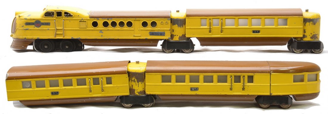 Lionel UP City of Denver Streamliner Set 299W: Lionel prewar O gauge Union Pacific City of Denver streamliner passenger set no. 299W; 636W power car, two 637 coaches, a 638 observation and three vestibules. The set is yellow with brown roofs and u