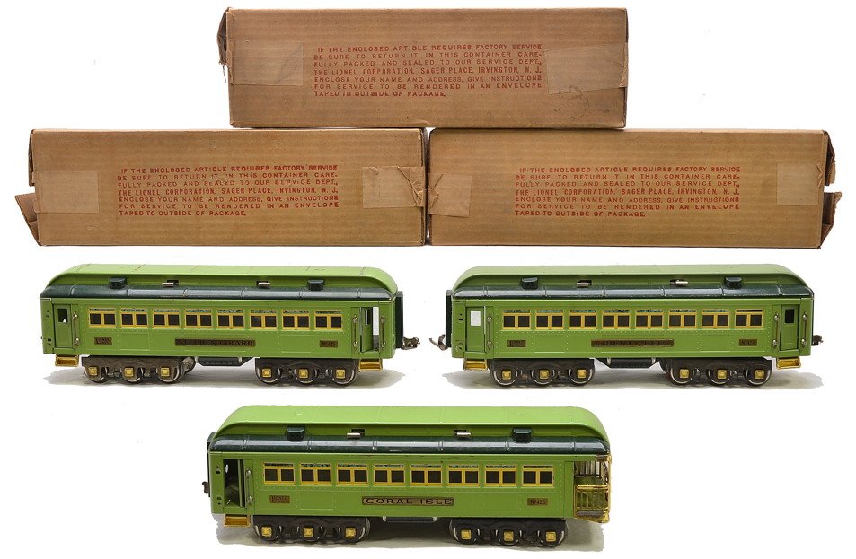 Lionel Two-Tone Green 424 425 426 Boxed: Lionel prewar standard gauge two-tone green passenger cars in individual OBs including; 424 Liberty Bell Pullman, 425 Stephen Girard Pullman and 426 Coral Isle observation. The cars have cream inserts