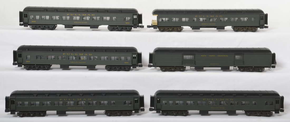 Lionel New York Central Pullman heavyweight cars: Lionel modern O gauge Pullman heavyweight passenger cars. Cars include 19056 baggage, 19057 coach, 19058 coach, and 19059 observation marked for Pullman. Also included is 19067 Willow River coach and 