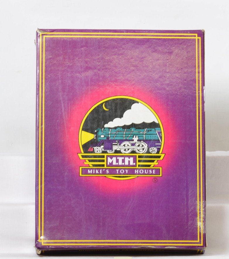 MTH MT-6006 Delaware and Hudson passenger set: MTH modern O gauge MT-6006 Delaware and Hudson painted aluminum passenger cars in original boxes, Cars are C8+ with very light run time. OB has some mild corner and edge wear.