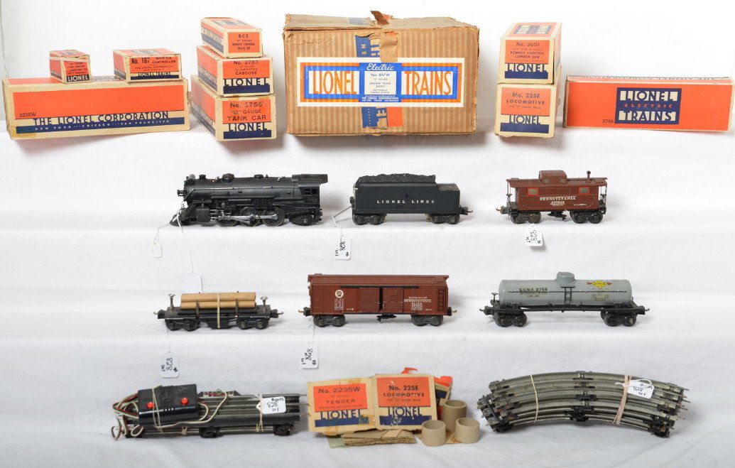 Lionel No. 847W freight train OB, 225E/2235W...: Prewar Lionel O gauge No. 847 Freight Train Outfit with 225E steam locomotive, 2235W whistle tender, 2755 Sunoco tank, 3651 lumber car, X2758 Pennsylvania double door boxcar (three doors are glue repa