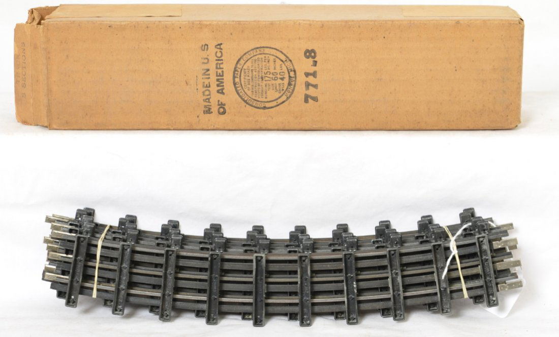 Lionel 771 curved track 8 sections T-Rail in OB: Prewar Lionel O gauge 771 curved track 8 sections T-Rail with connectors in original box, C6. Box is square and solid with no torn or missing flaps.