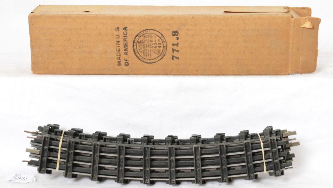 Lionel 771 curved track 8 sections T-Rail in OB: Prewar Lionel O gauge 771 curved track 8 sections T-Rail with connectors in original box, C6. Box is square and solid with no torn or missing flaps.