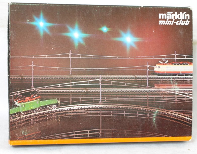 Marklin 8198 Z gauge catenary set: Marklin Z gauge 8198 catenary set in OB. Set is new C9-10.