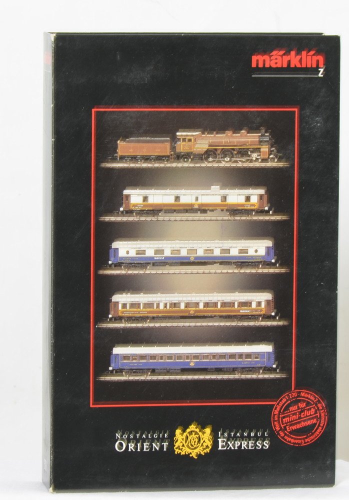 Marklin Z gauge Orient Express set: Marklin Z gauge 8108 Orient Express set in the OB. Set is C9 with no major signs of run time.