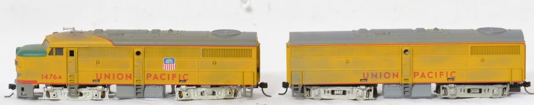 Roco Union Pacific Alco FA A-B: Roco HO Union Pacific Alco FA A-B. No box. B unit is powered, A unit is a dummy. Locos have been weathered. C7-8 condition.