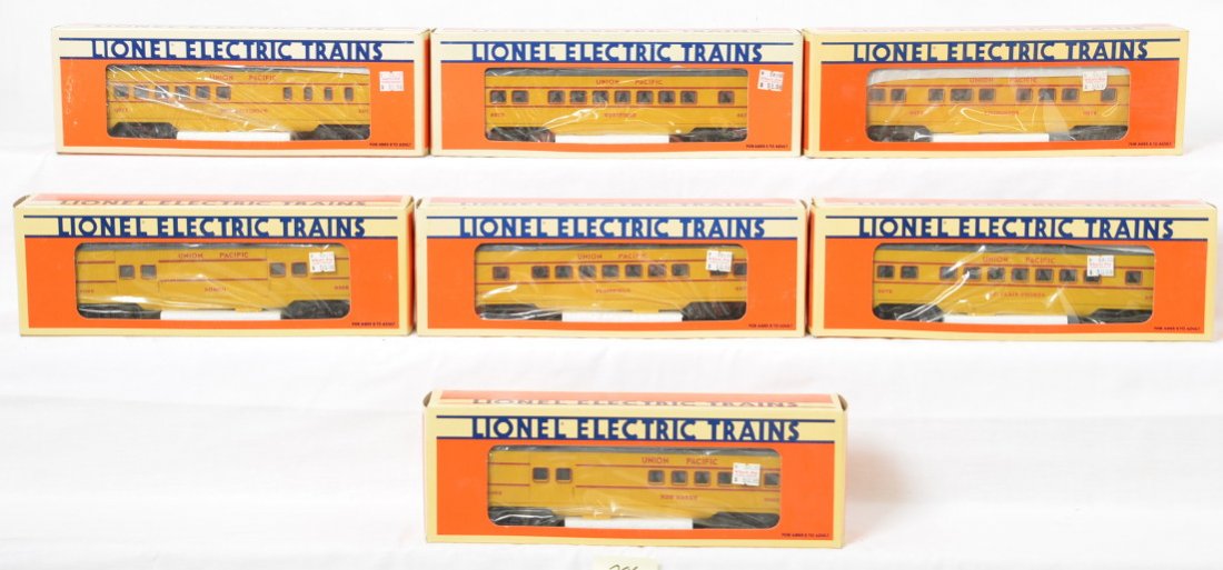 7 Lionel Union Pacific passenger cars 16070, 16072, etc: Lionel modern O gauge Union Pacific passenger cars in OBs. Includes 16068 baggage, 16069 combo, 16070 Pullman, 16071 diner, 16072 vista dome, and 16073 coach. and 16074 observation. Cars are generally