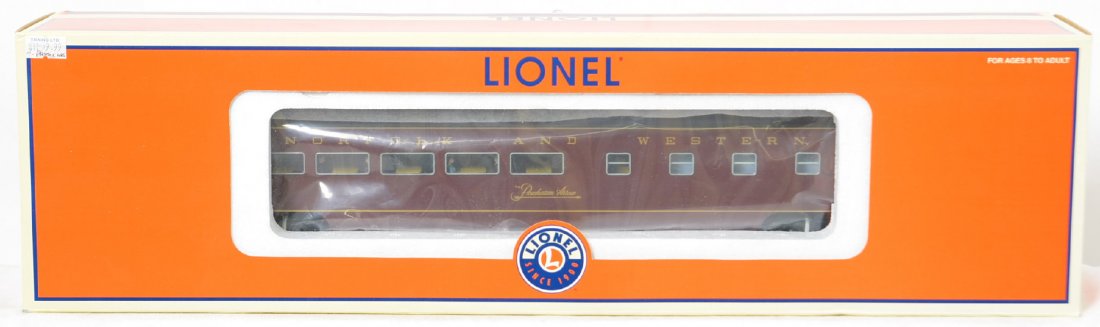Lionel 29190 N&W 18 inch station sounds diner: Lionel modern O gauge 29190 Norfolk and Western 18 inch aluminum station sounds diner in the OB. Car is NOS C9-10. OB has some light corner wear.