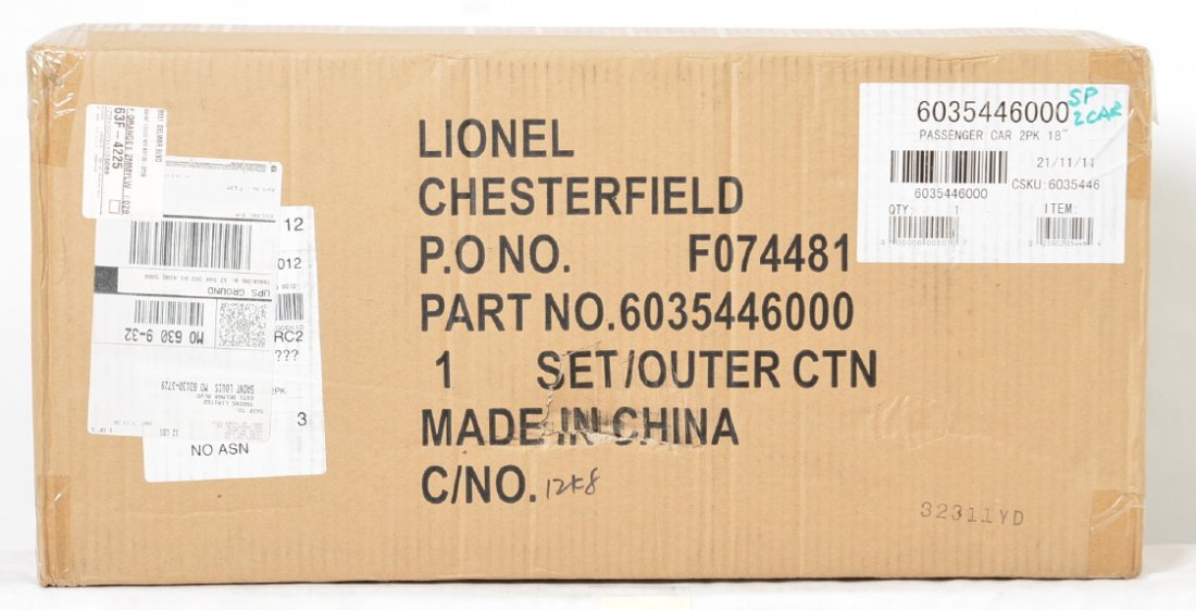 Lionel 35446 Southern Pacific Daylight passenger two: Lionel modern O gauge 35446 Southern Pacific Shasta Daylight 18 inch aluminum passenger two pack in OB. Cars are factory sealed in the master carton C10.