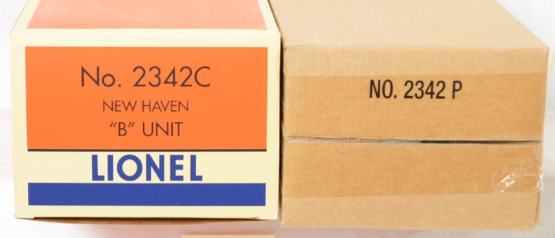 Lionel 34559 New Haven F-3 A-A set: Lionel modern O gauge 34559 archive collection New Haven F-3 A-A diesel locomotive set in OB. Set is conventional and is C8-9, open and possibly displayed only.