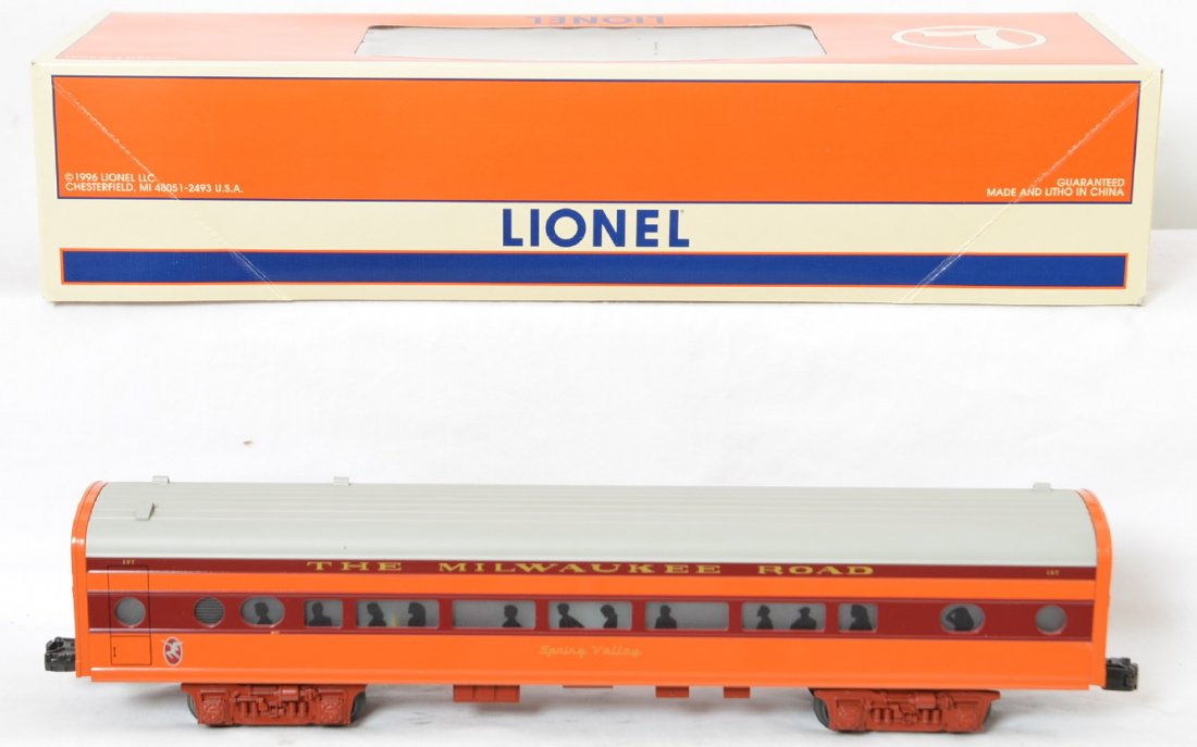 Lionel 39105 Hiawatha Station Sounds car: Lionel modern O gauge 39105 Milwaukee Road Hiawatha Station Sounds passenger car. Car features sound, TMCC control and more. Car is C8 with run time.