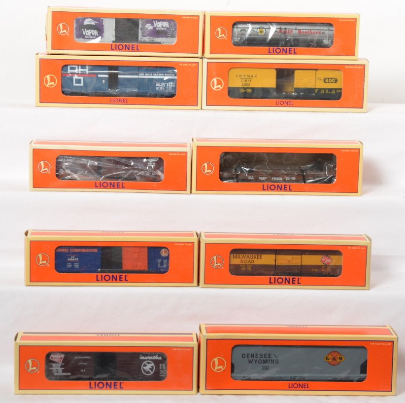 10 Lionel freight cars 52126, 52114, 29218, 17234: Lionel modern O gauge freight cars in OB. Ten freight cars include 52126 Classic Toy Trains Milwaukee Road boxcar, 19293 MKT boxcar, 52157 Holly Brothers tank car, 52147 LRRC Frisco flat missing trail