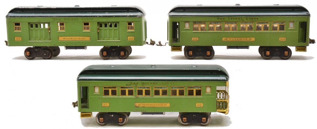 Lionel 2-Tone Green Pass Cars 310 309 312: Lionel prewar standard gauge two-tone green passenger cars with cream inserts and copper journals including; 310 baggage, 309 Pullmans and a 312 observation. Cars are C5.