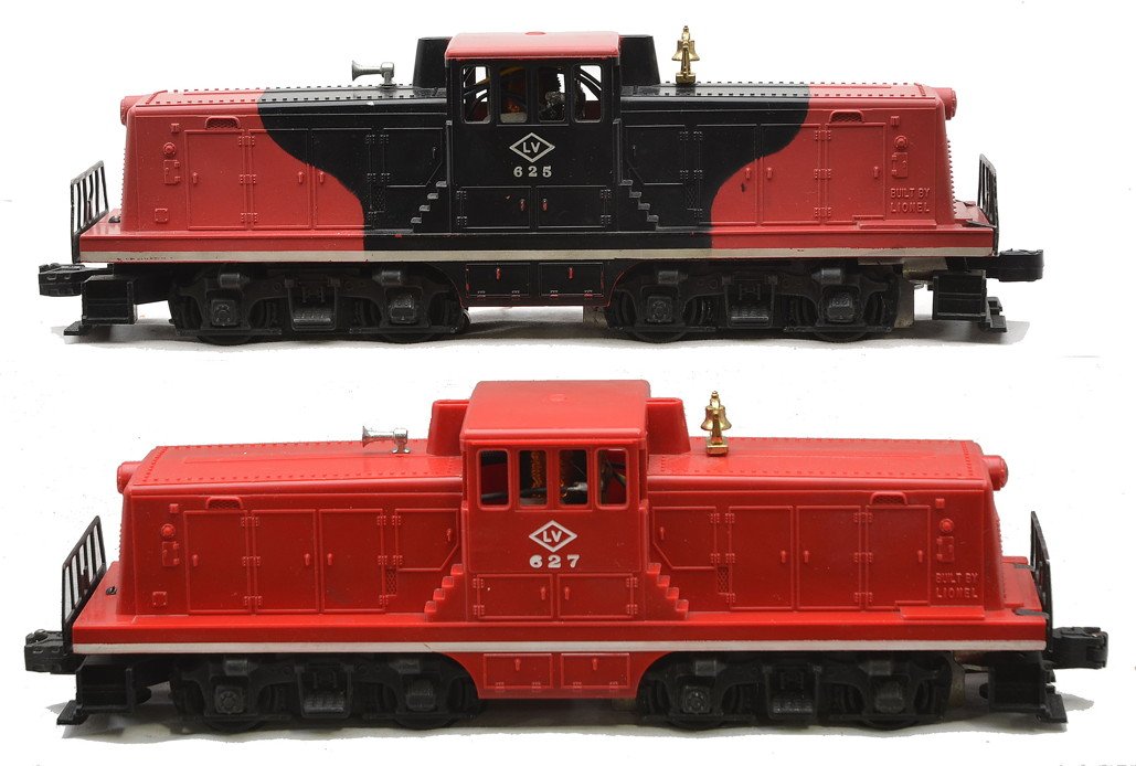 Lionel 625 627 LV GE 44 Ton Switchers: Lionel postwar 625 LV GE 44 ton switcher and a 627 LV GE 44 ton switcher, C7-8.