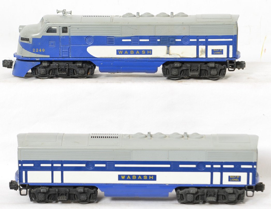 Lionel 2240 Wabash EMD diesel F3 A-B units: Postwar Lionel O gauge 2240 Wabash EMD diesel F3 A-B units. A unit has marring to finish on one side. B unit has repainting on an end. Trains look C6.