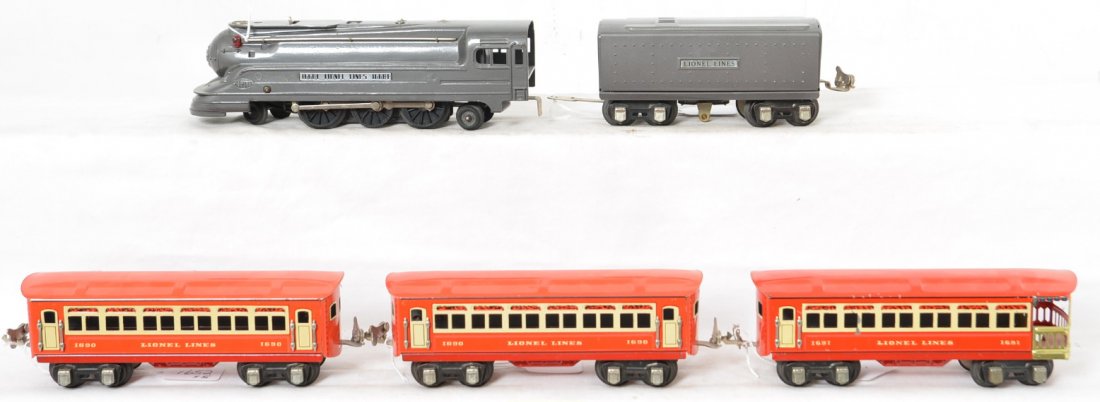 Lionel 1668-E w/whistle tender, two 1690, and 1691: Prewar Lionel O gauge 1668-E streamline steam locomotive with unnumbered whistle tender, two 1690 Pullman coaches, and 1691 observation, C6-7.