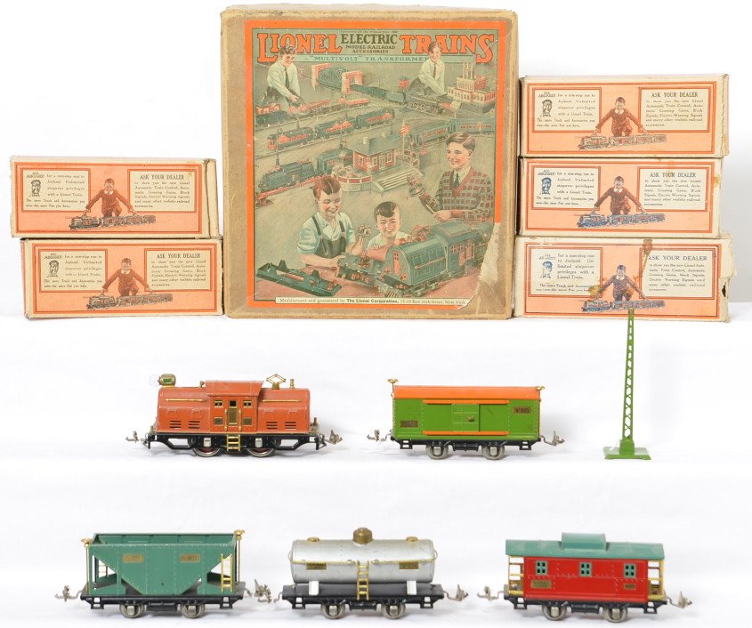 Lionel OUTFIT 293 Terra Cotta electric freight set in: Prewar Lionel O gauge OUTFIT No. 293 Terra Cotta with 252 center cab electric locomotive, 803 hopper, 804 tank, 805 boxcar, 807 caboose, much nicer C6. Partial 068 included. Train boxes have missing f