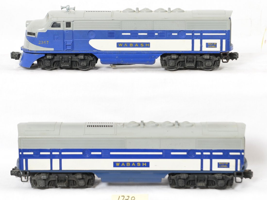 Lionel 2367 Wabash EMD F3 A-B diesel units....: Postwar Lionel O gauge 2367 Wabash EMD F3 diesel A-B units. B unit has restored chassis, repaired corner of shell, corner of shell missing small piece, and powered unit has battery damage. A unit is o