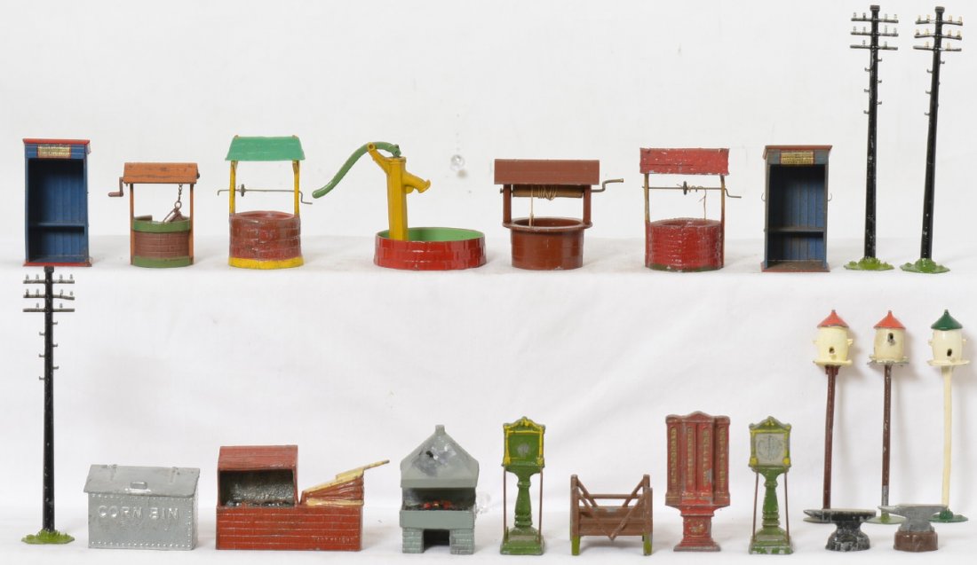 Britains, J. Hill Co. Lincoln Logs??? lead diecast: Large grouping of Britains, LMC, Timpo Toys, F.G.T. & Sons, and probably others since many are unmarked, diecast lead figures and accessory items. Very nice and varied grouping of interesting items. A