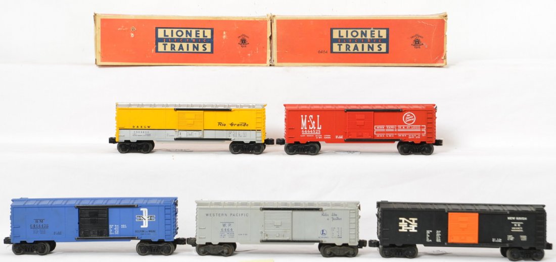 Lionel 6464-650, -525, -475, -425, -1 with two boxes: Postwar Lionel O gauge 6464-1 Western Pacific, 6464-425 New Haven, 6464-475 B&M, 6464-525 MStL, and 6464-650 D&RGW. Trains should clean C7-8. 6464 and -475 boxes included, missing and or detached flap