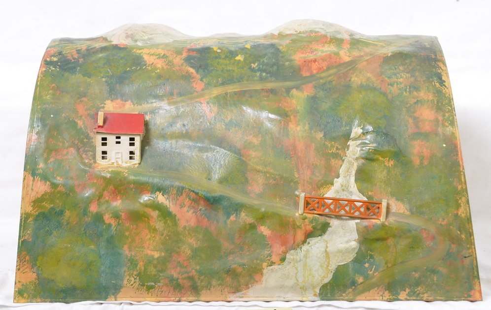 Lionel 120-L illuminated tunnel: Prewar Lionel O gauge 120-L illuminate tunnel, should clean and polish C7.