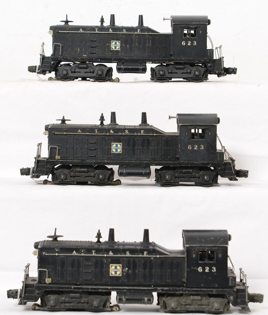 3 Lionel 624 Santa Fe switchers: Lionel Postwar O gauge Santa Fe 623 switchers. Total of three C5-6
