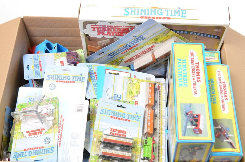 Large group of Ertl Thomas and Friends trains: Nice group of Ertl Thomas and Friends trains and accessories in OBs. Nice group of trains still new on bubble cars. Also new accessory sets. Aprox. 50 bubble cars and four accessory sets. See photos f