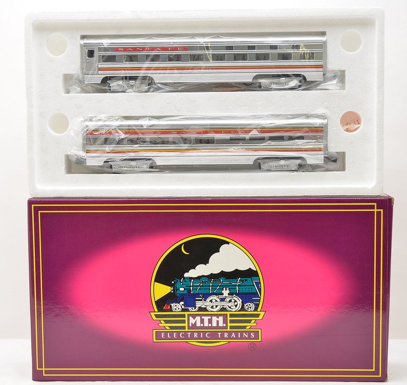 MTH 20-6121 SF 60 Ft. Aluminum Sleeper/Diner: MTH 20-6121 Santa Fe 60 foot Aluminum Sleeper/Diner set in OB. Cars have never been run, C10.