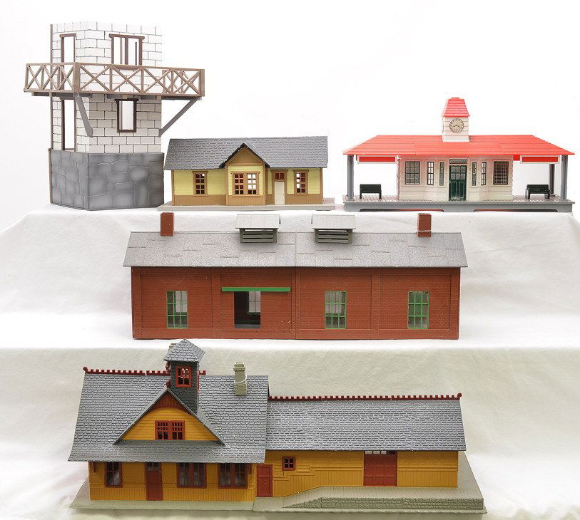 Lionel Rico Station Engine House Noma Station: Lionel plastic buildings including; Rico Station, station and engine house. Also included is a Noma Station missing the motor and record and a large signal tower missing the top section. Please view p