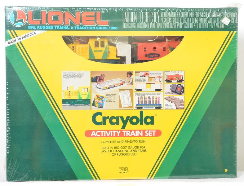 Lionel 11813 Crayola set sealed: Lionel modern O Gauge 11813 Crayola train set. Set is factory sealed and contents are assumed C9-10.