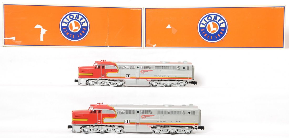 2 Lionel Alco PA dummy units 14573: Lionel modern O gauge Santa Fe Alco PA locos in OBs Two 14573 dummy units are in C8 condition. OBs have mild to moderate wear.