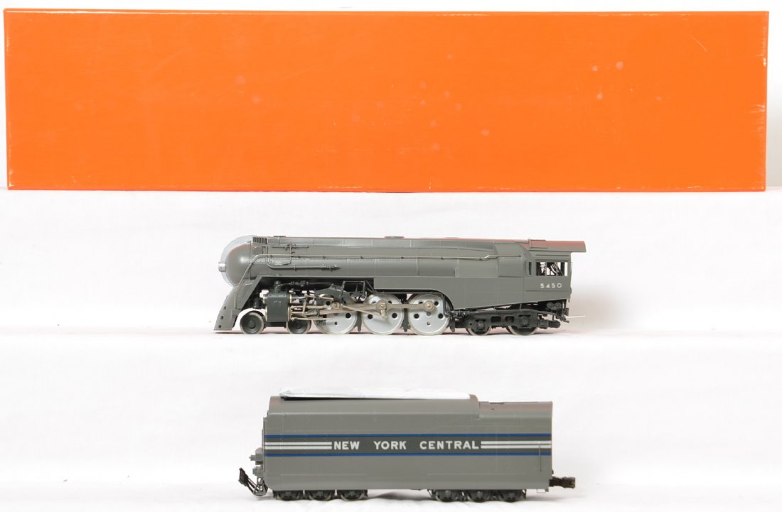 Lionel Smithsonian NYC Dreyfuss Hudson 18027: Lionel modern O Gauge 18029 Dreyfuss Hudson set including; 18027 NYC 4-6-4 Dreyfuss Hudson loco with tender in OB. The loco is a solid C9-10 with very light roller marks, nothing beyond a factory test