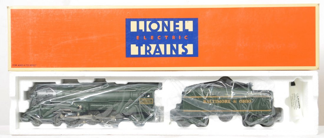 Lionel 18636 B&O 4-6-2 President Washington: Modern era Lionel O gauge 18636 Baltimore and Ohio 4-6-2 President Washington steam locomotive and tender in original box with operating whistle. Loco is factory wrapped C9-10. OB has light corner wea
