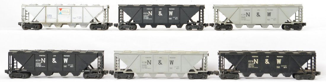 Lionel 6446 x 2 6446-25 x 3 6346 Covered Hoppers: Lot includes two 6446 and three 6446-25 Norfolk and Western covered hoppers and one 6346 Alco covered hopper. These all have some sort of wear and tear or discoloration but the bodies are all in nice