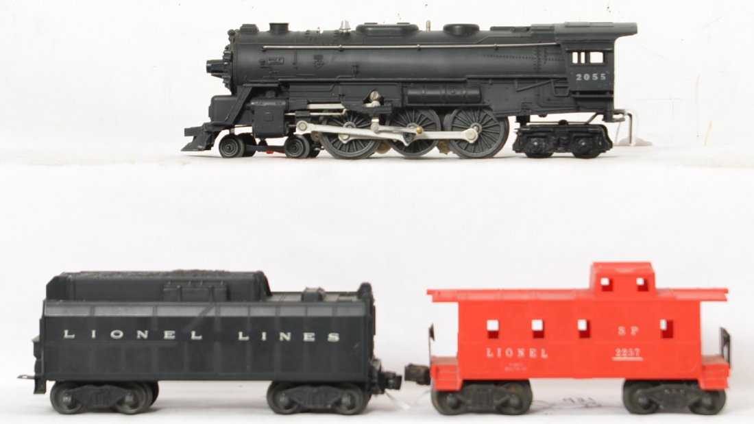 Lionel Postwar O gauge 2055 6026w 2257: Fantastic condition pieces that appear to be all original although the locomotive looks like it has touch ups on cab roof, there is likely dust under the factory paint job. The locomotive is very clea