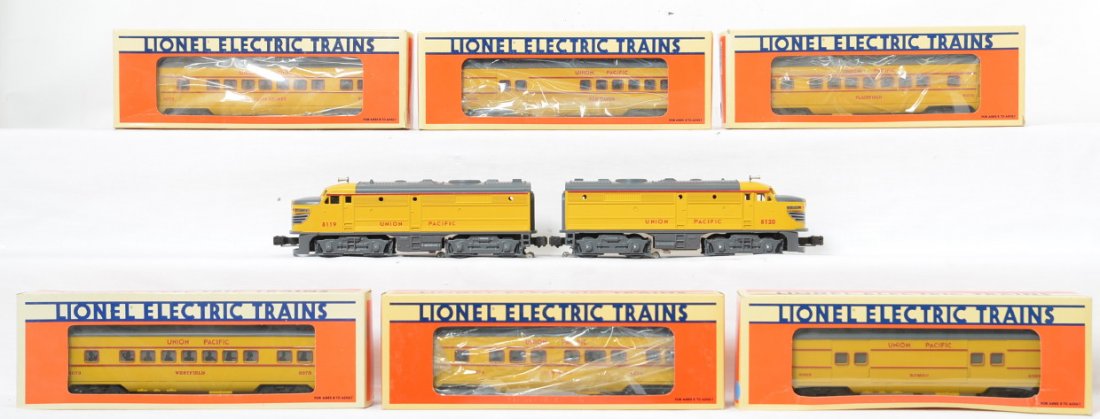 Lionel 18119 U.P. Alcos w/ six U.P. pass. cars: Lionel modern O gauge 18119 Union Pacific FA-2 Alco A units without boxes. Also, 16068 Romeo baggage, 16069 New Haven combo, 16070 Plainfield Pullman, 16072 St. Clair Shores vista dome , 16073 Westfie