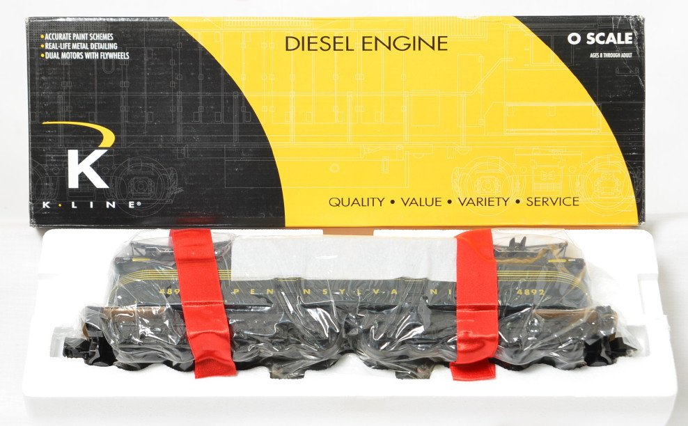 K-Line K2780-4892IC KCC Exclusive PRR GG-1: K Line modern O gauge K2780-4892IC KCC Exclusive Pennsylvania GG-1 electric locomotive in OB. Loco is C8 with run time. Features dual motors. Locomotive original box has light corner and edge wear.